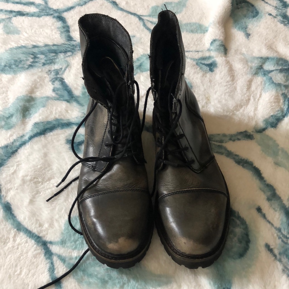 Kenneth Cole reaction boots